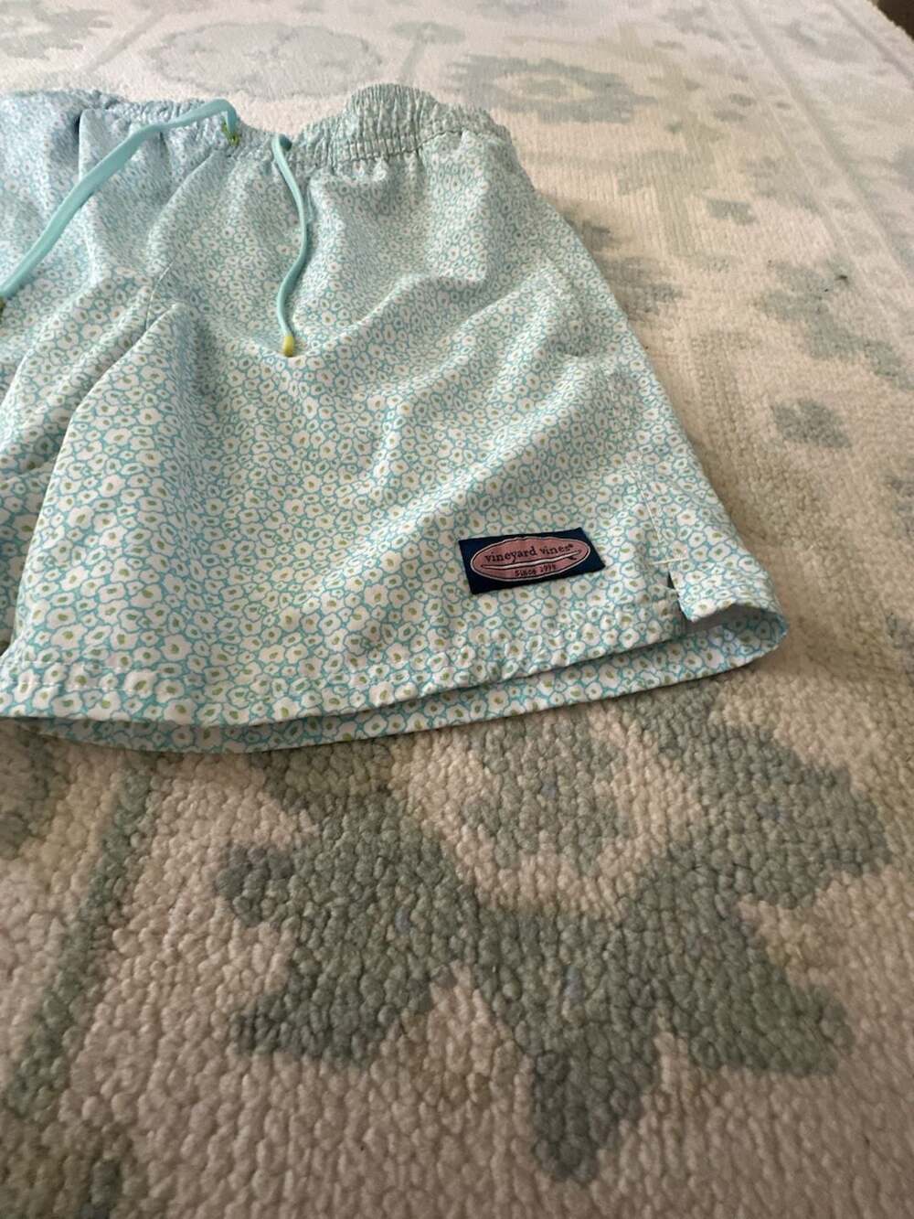 S Vineyard Vines Men's Daisy Print Chappy Swim Trunks Shorts Blue Size S